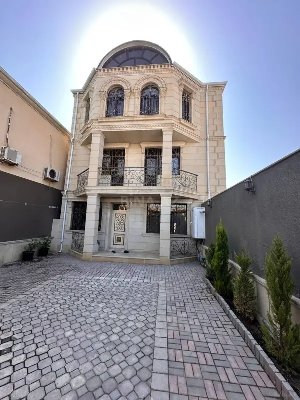 Satılır 6 otaqlı həyət evi 285 m²