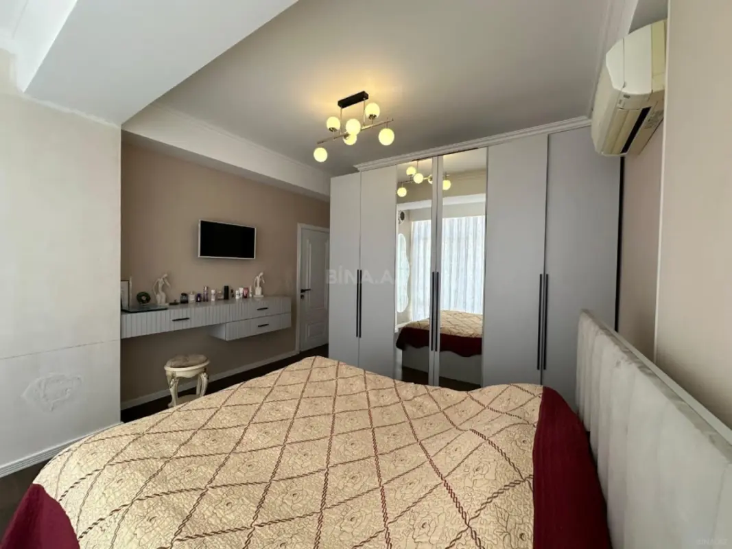 Satılır 3 otaqlı mənzil 115 m²