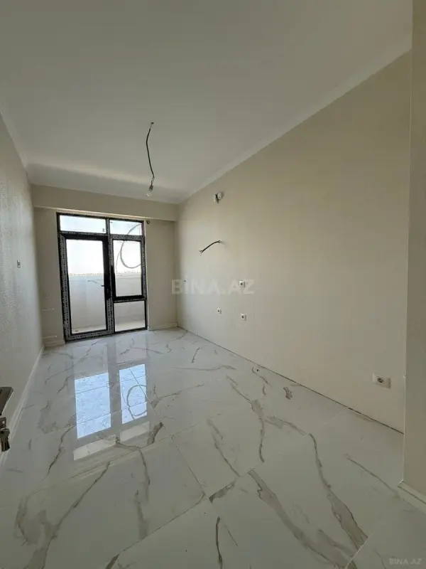Satılır 4 otaqlı mənzil 120 m²