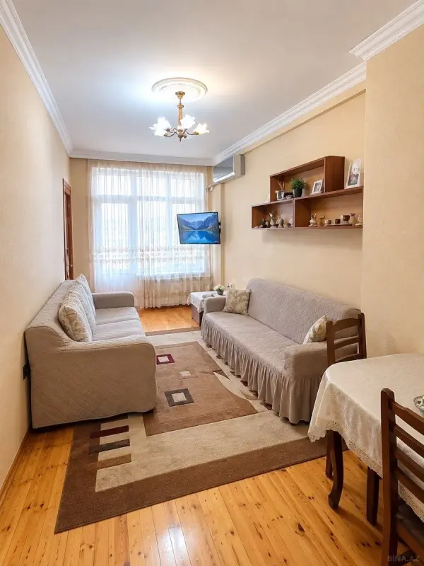 Kirayə verilir 2 otaqlı mənzil 85 m²