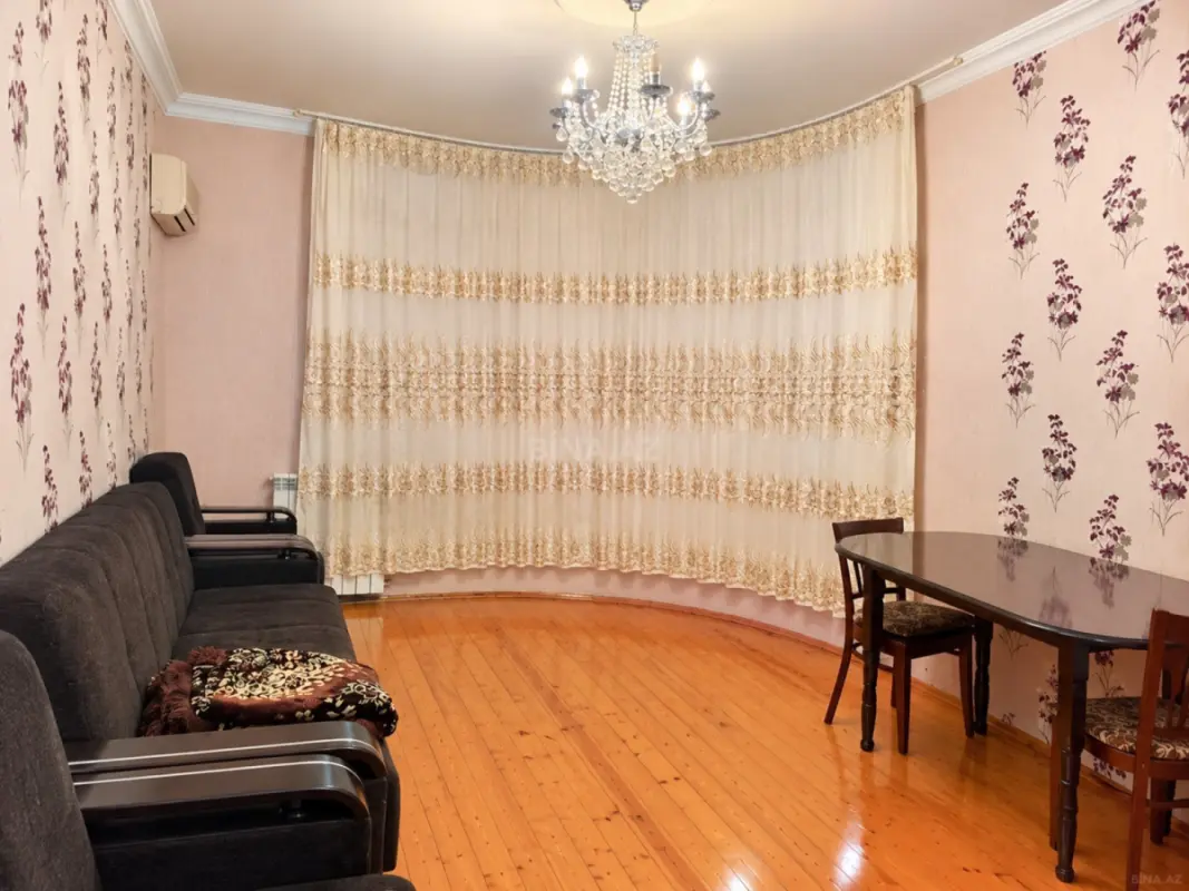 Kirayə verilir 2 otaqlı mənzil 68 m²