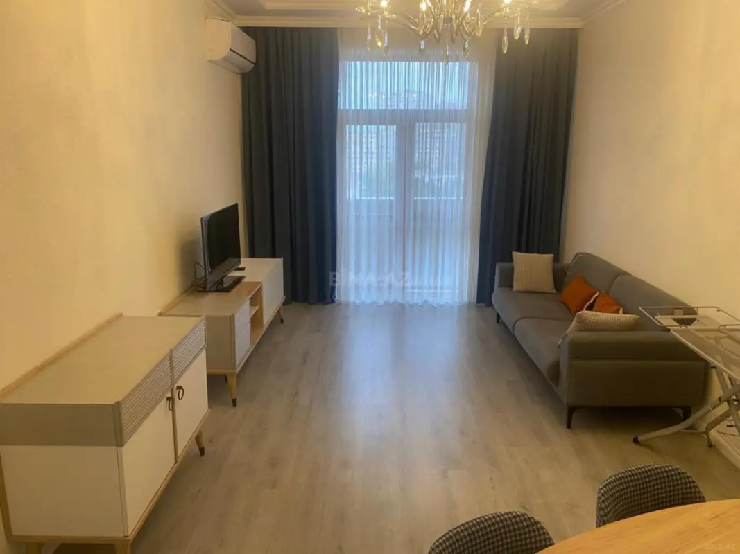 Kirayə verilir 2 otaqlı mənzil 76 m²