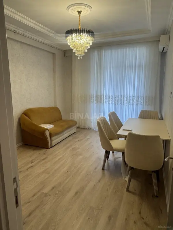 Kirayə verilir 2 otaqlı mənzil 77 m²