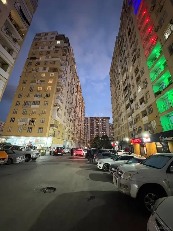 Satılır 3 otaqlı mənzil 148 m²