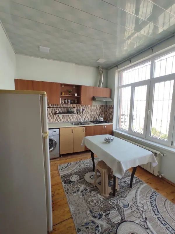Kirayə verilir 2 otaqlı mənzil 80 m²