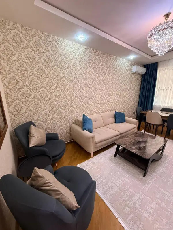 Kirayə verilir 2 otaqlı mənzil 70 m²