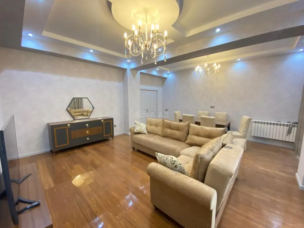 Kirayə verilir 3 otaqlı mənzil 145 m²