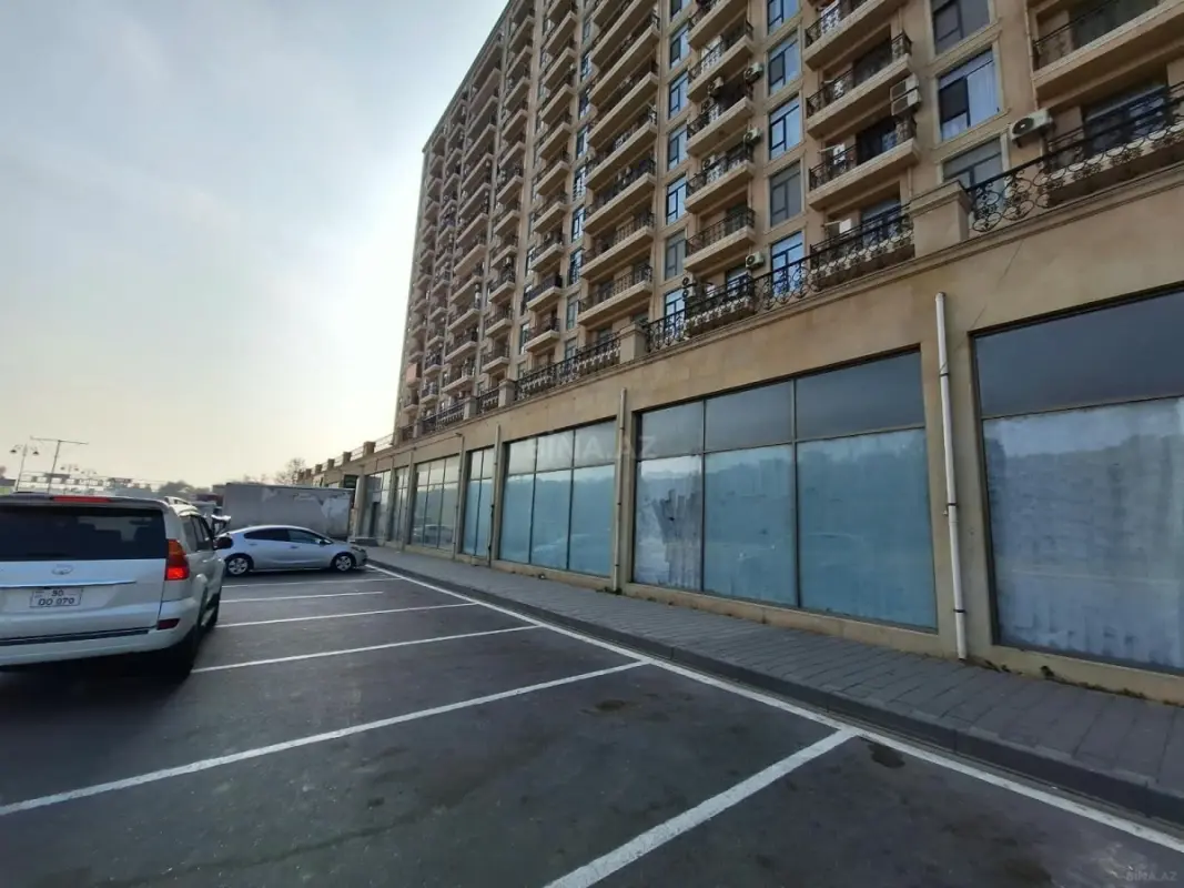 Satılır 3 otaqlı mənzil 143 m²