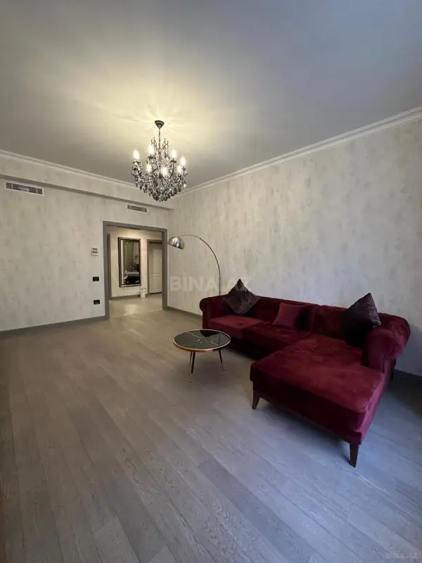 Kirayə verilir 2 otaqlı mənzil 100 m²