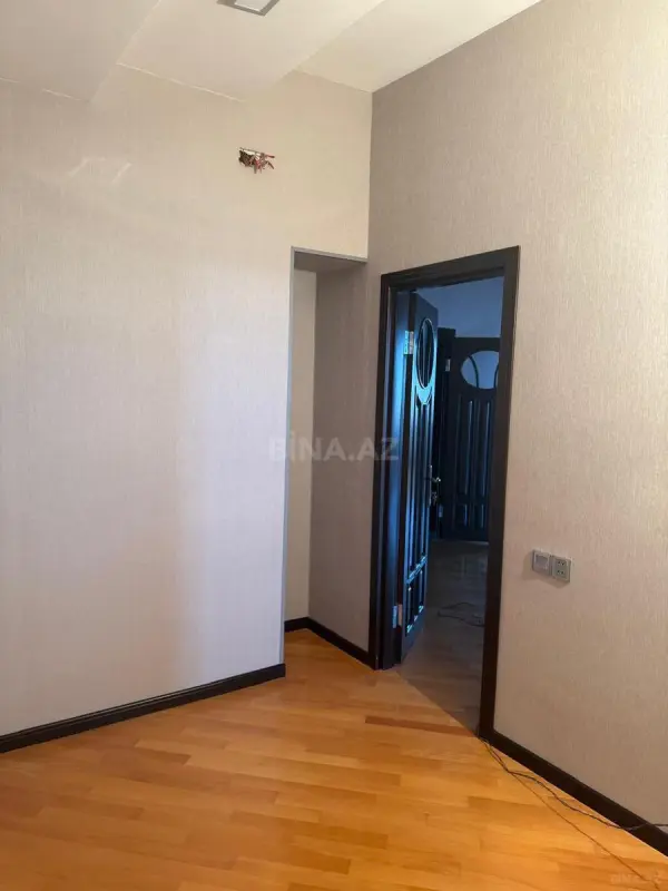 Satılır 4 otaqlı mənzil 155 m²