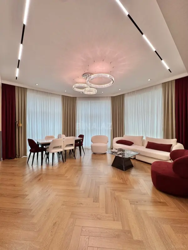 Satılır 3 otaqlı mənzil 127 m²