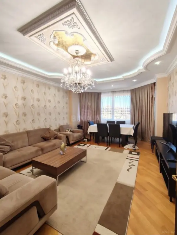 Kirayə verilir 4 otaqlı mənzil 136 m²