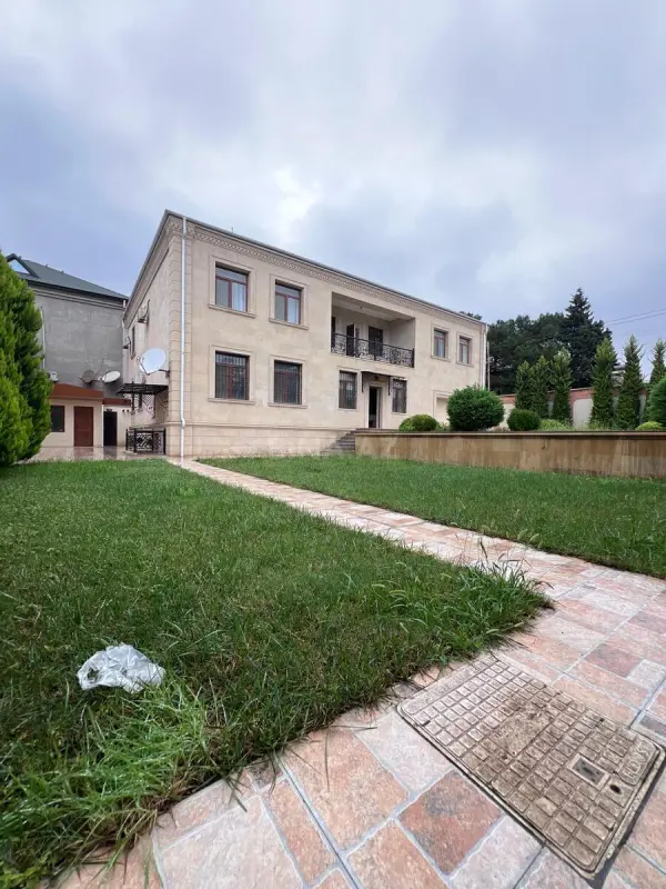 Satılır 7 otaqlı həyət evi 460 m²