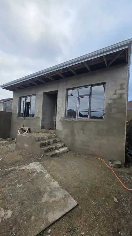 Satılır 4 otaqlı həyət evi 124 m²
