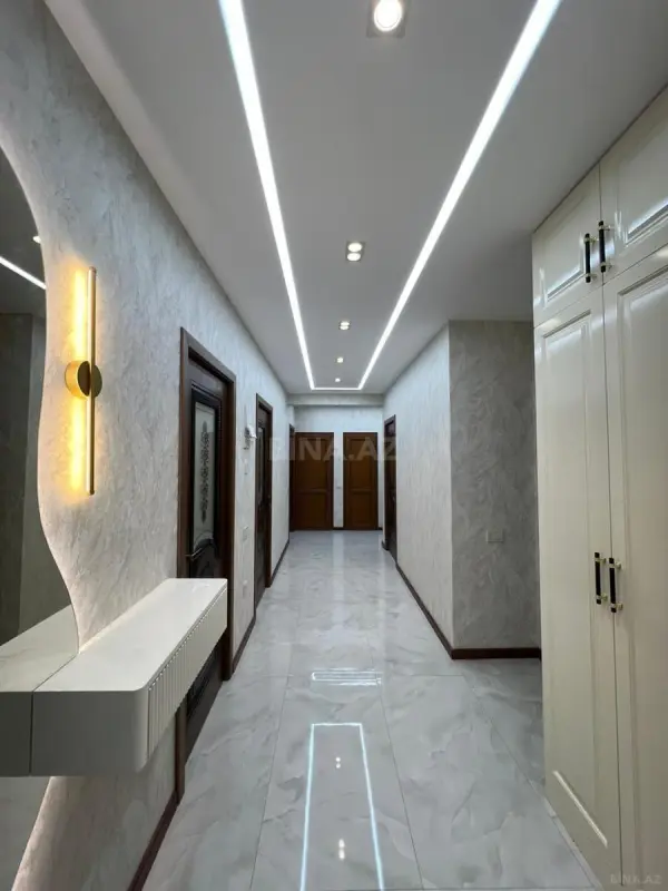 Satılır 5 otaqlı mənzil 120 m²