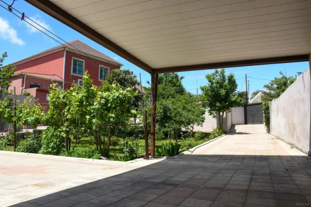 Satılır 7 otaqlı həyət evi 785 m²