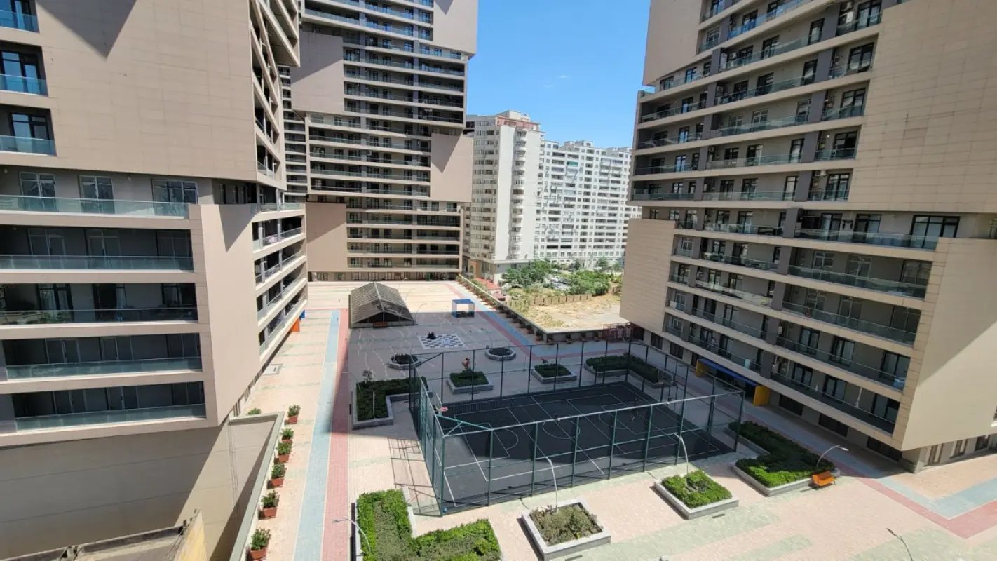 Kirayə verilir 2 otaqlı mənzil 103 m²