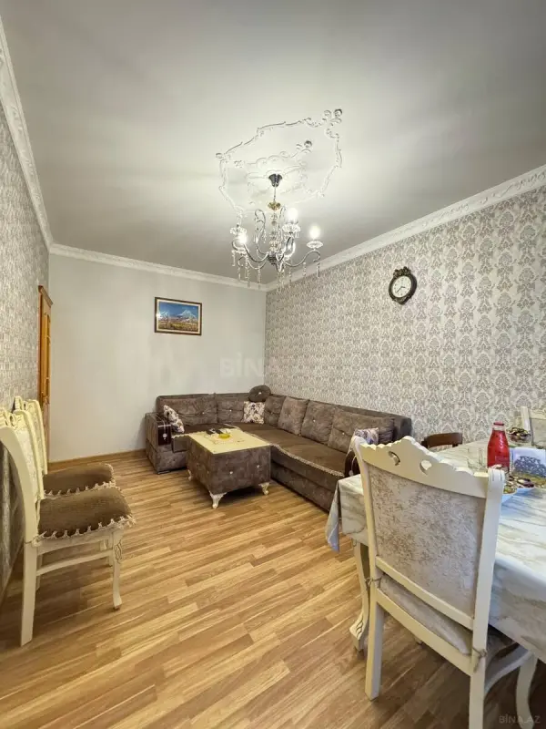 Satılır 4 otaqlı mənzil 100 m²