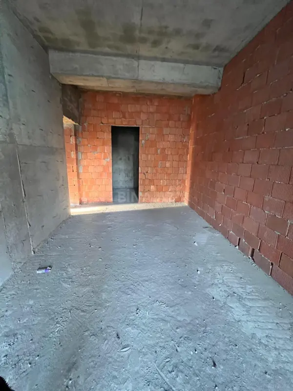 Satılır 4 otaqlı mənzil 152 m²