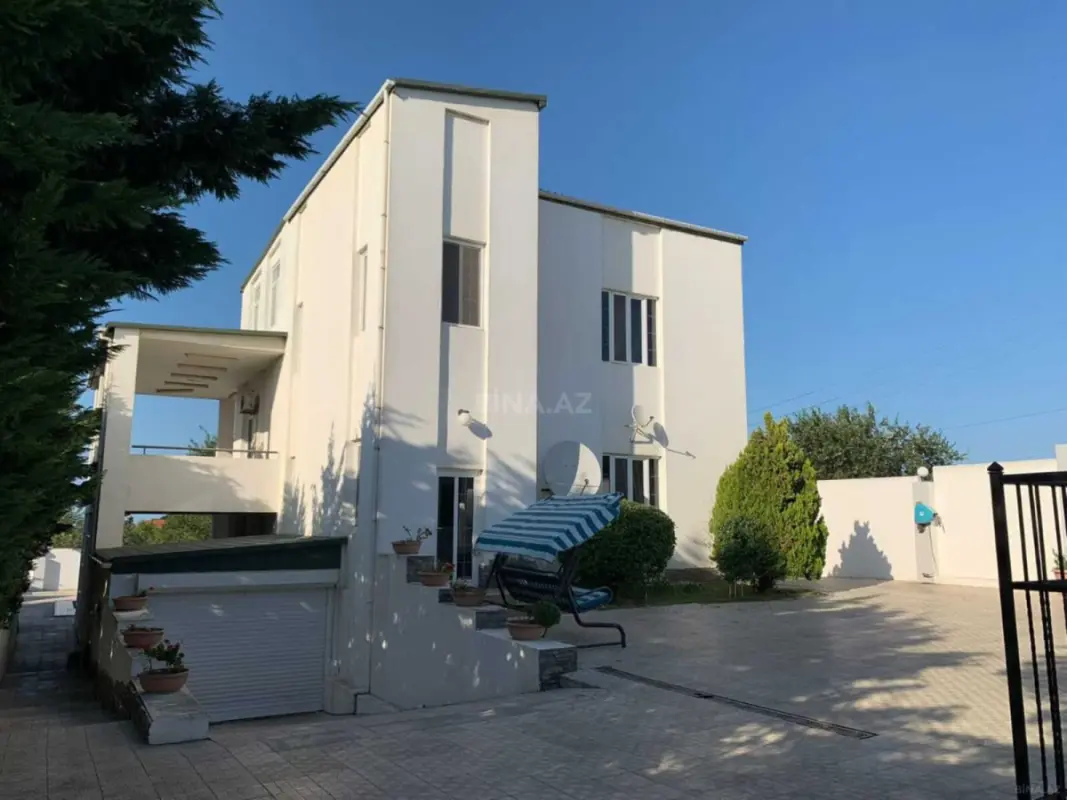 Satılır 6 otaqlı həyət evi 200 m²