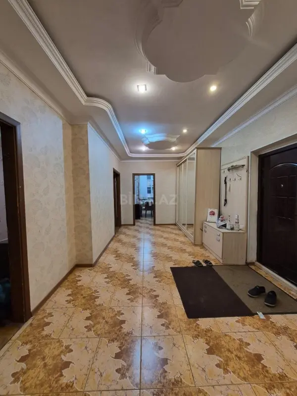 Satılır 3 otaqlı mənzil 140 m²