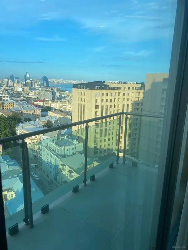 Kirayə verilir 3 otaqlı mənzil 200 m²
