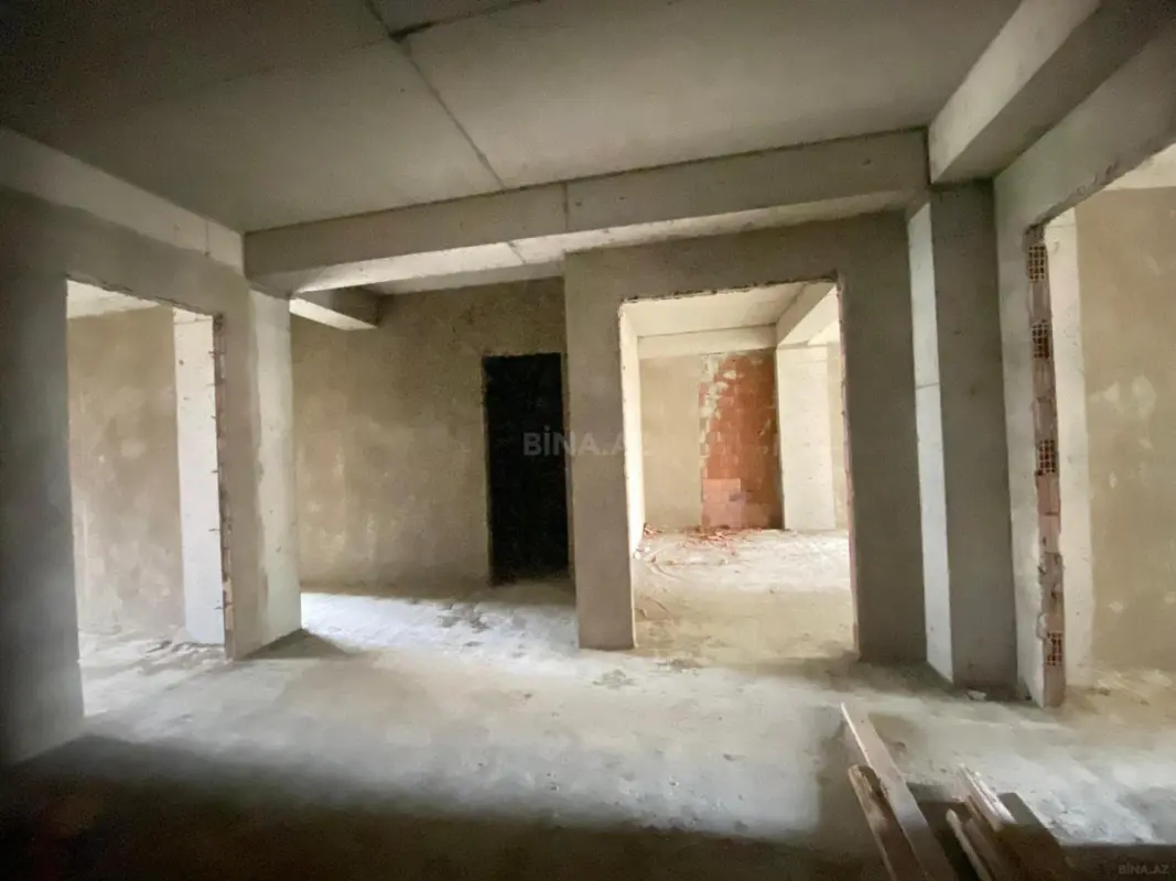 Satılır 3 otaqlı mənzil 156.2 m²