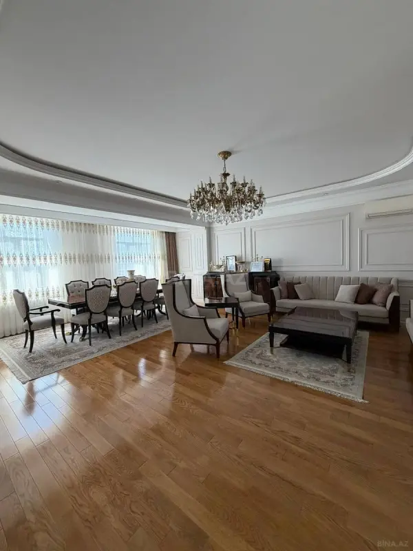 Satılır 3 otaqlı mənzil 168 m²
