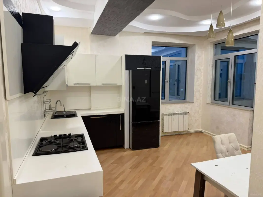 Kirayə verilir 5 otaqlı mənzil 190 m²