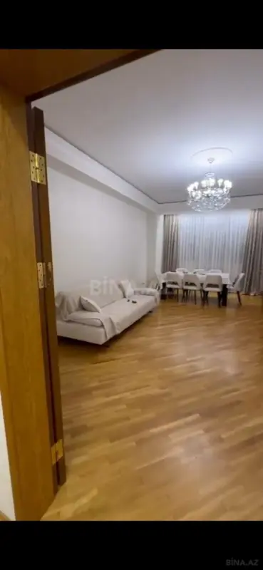Satılır 3 otaqlı mənzil 114 m²