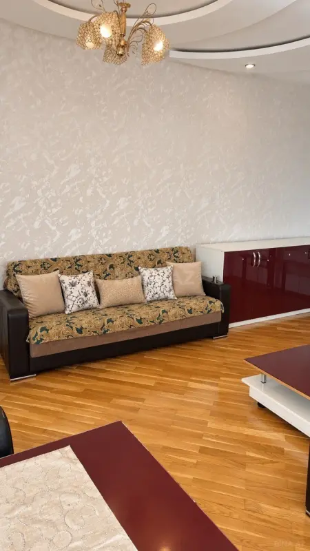 Kirayə verilir 2 otaqlı mənzil 88 m²