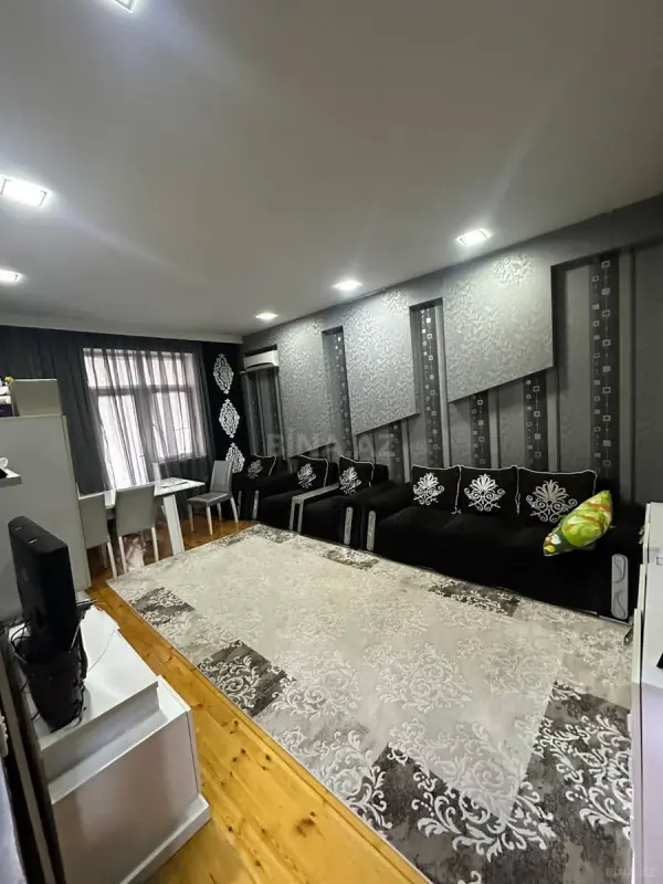 Satılır 3 otaqlı mənzil 107 m²