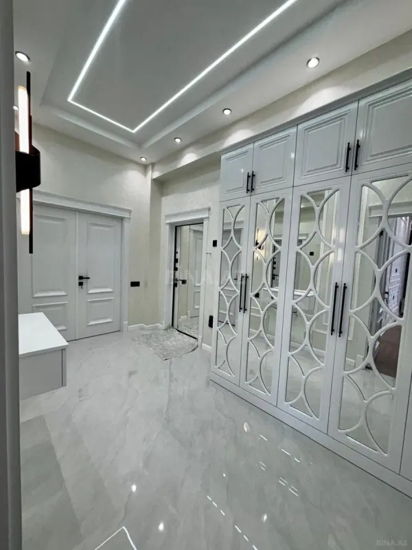 Satılır 3 otaqlı mənzil 126 m²