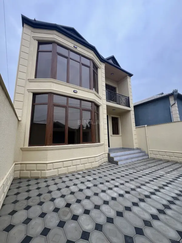 Satılır 5 otaqlı həyət evi 200 m²