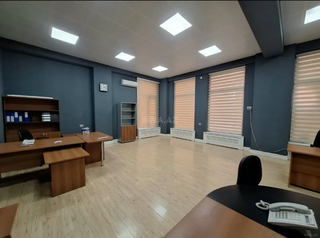 Kirayə verilir 3 otaqlı ofis 230 m²