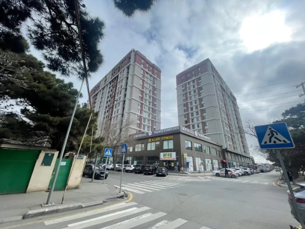 Kirayə verilir 2 otaqlı mənzil 90 m²