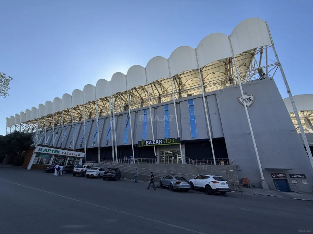 Satılır obyekt 900 m²