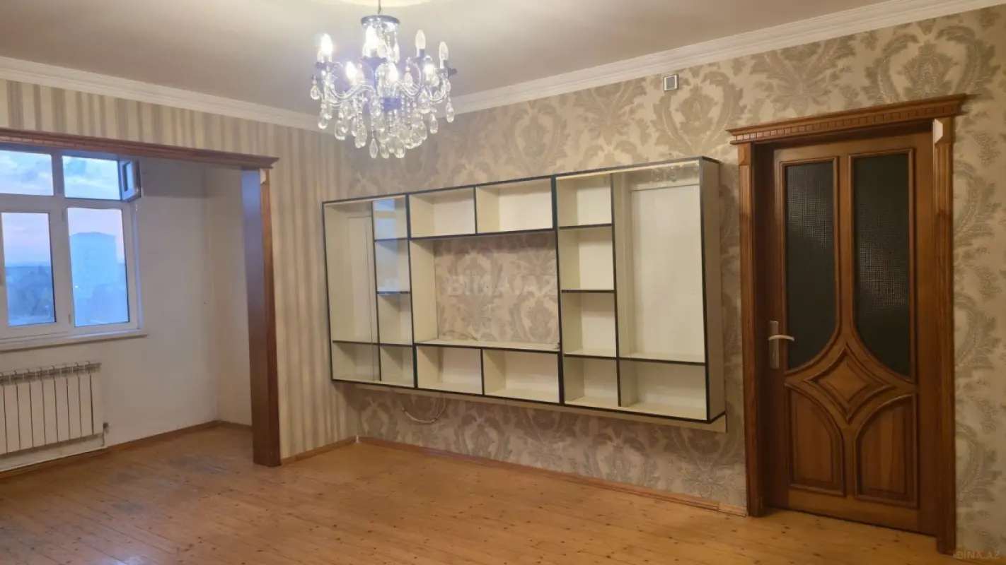 Satılır 4 otaqlı mənzil 90 m²