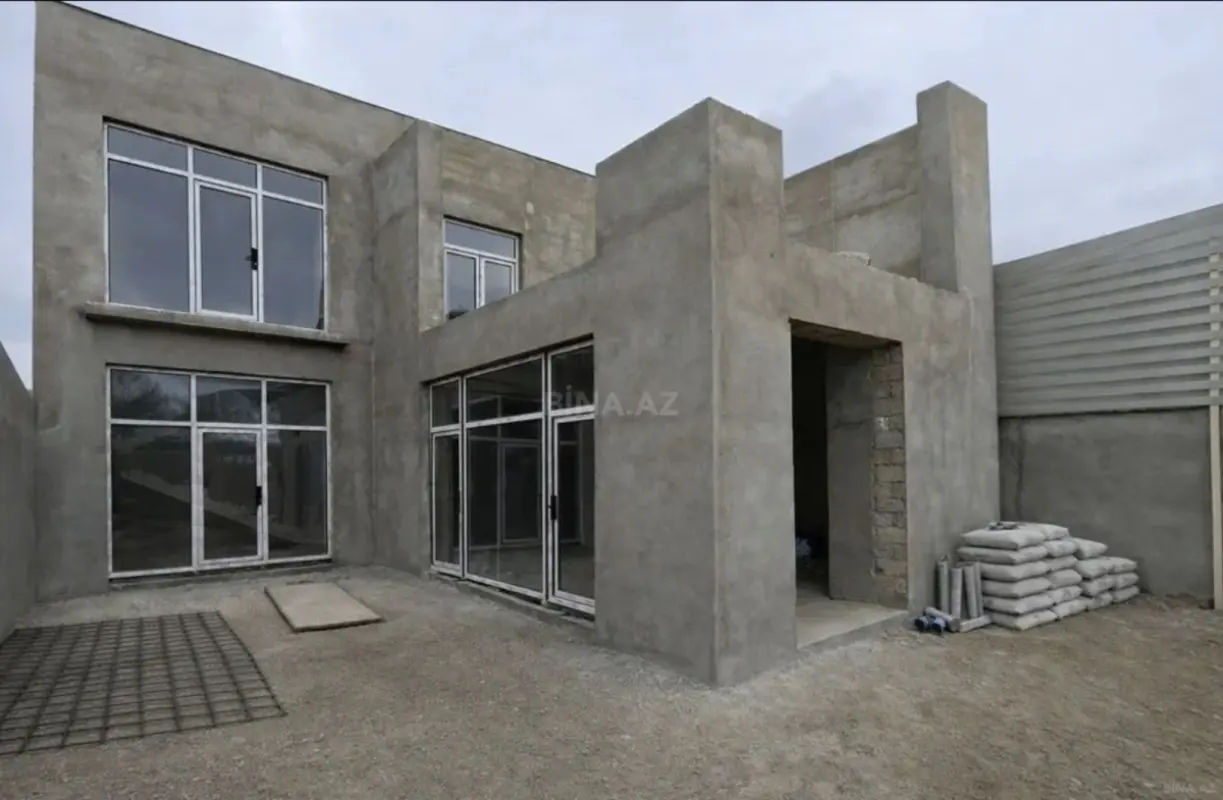 Satılır 6 otaqlı həyət evi 265 m²