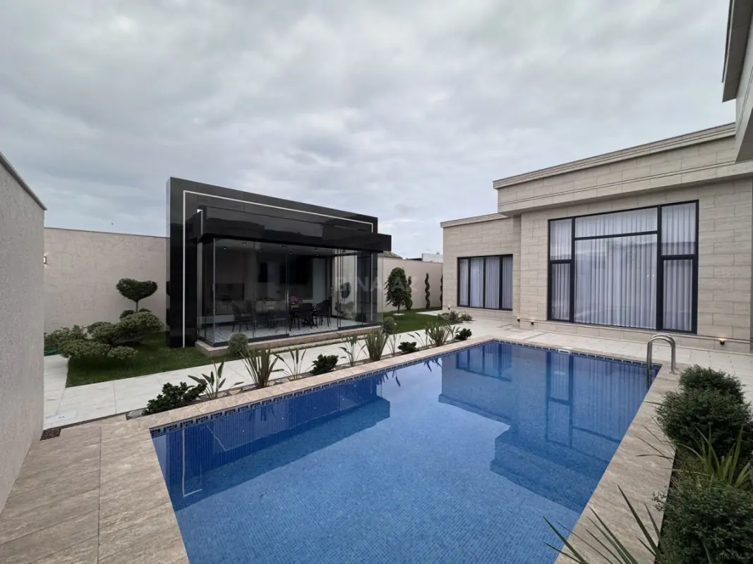 Satılır 5 otaqlı həyət evi 220 m²