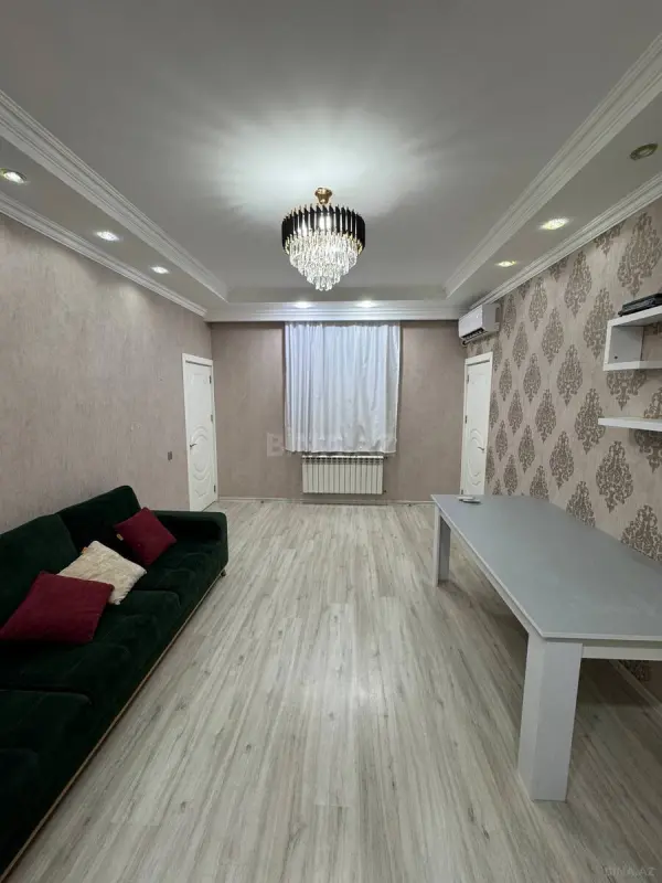 Satılır 4 otaqlı mənzil 83 m²