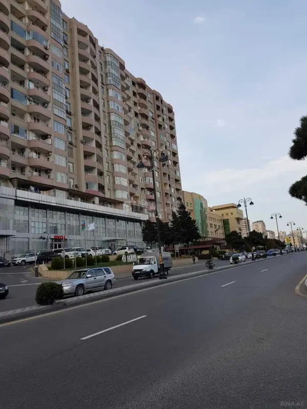 Kirayə verilir 3 otaqlı mənzil 160 m²