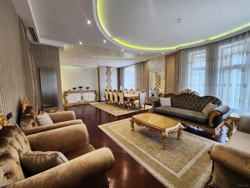 Satılır 4 otaqlı mənzil 205 m²