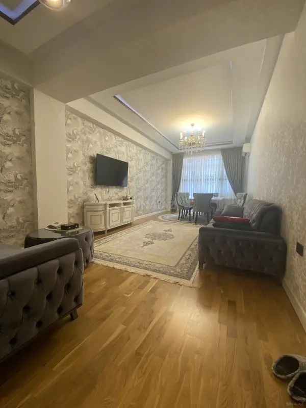 Satılır 3 otaqlı mənzil 135 m²