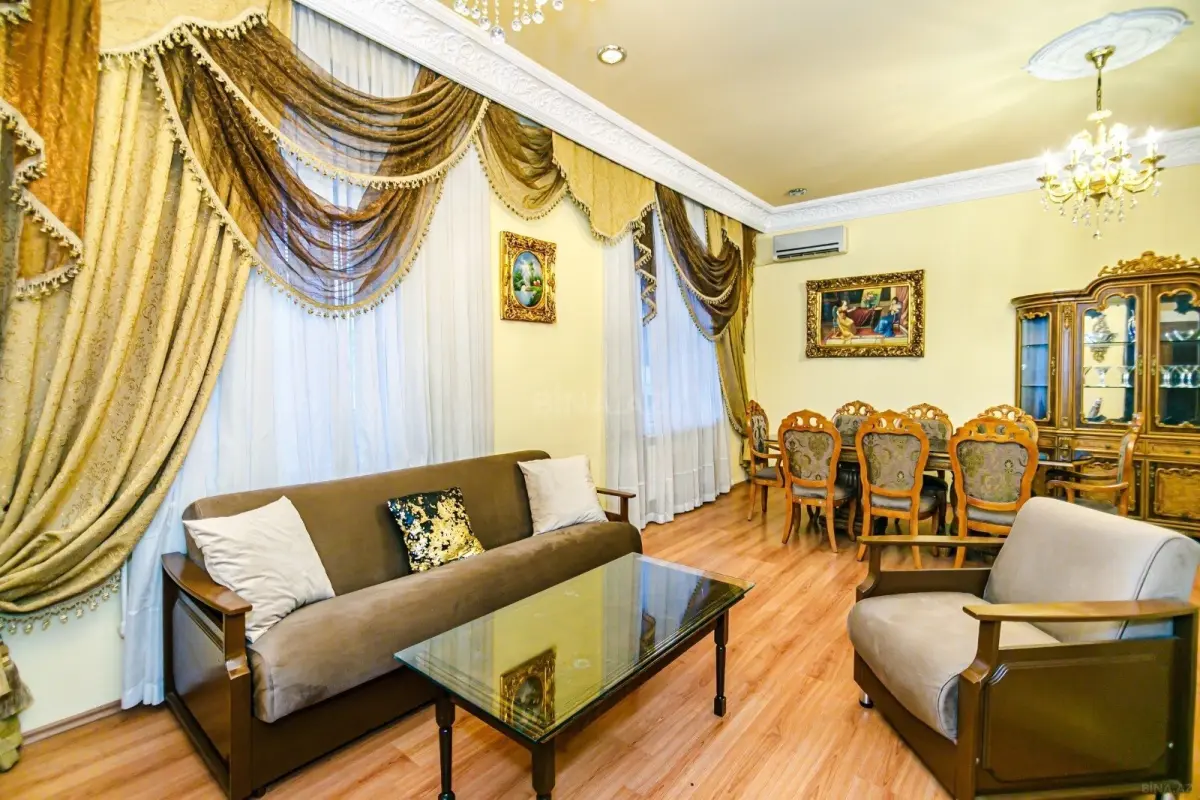 Kirayə verilir 4 otaqlı mənzil 160 m²