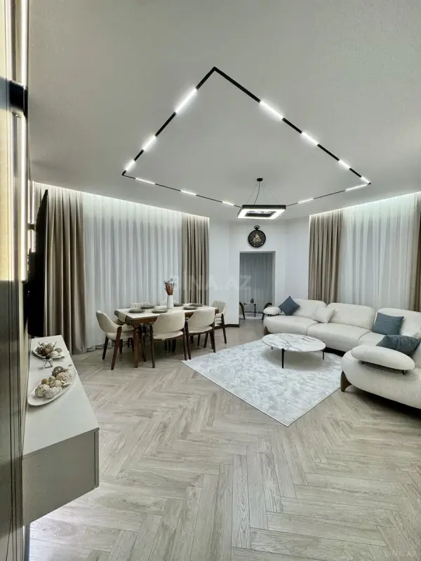 Satılır 2 otaqlı mənzil 93 m²