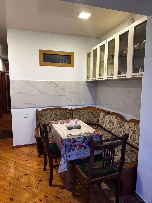 Kirayə verilir 4 otaqlı mənzil 150 m²