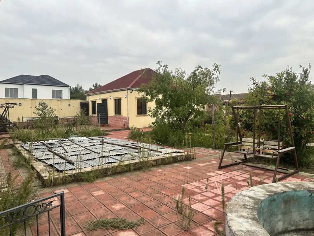 Satılır 4 otaqlı həyət evi 100 m²