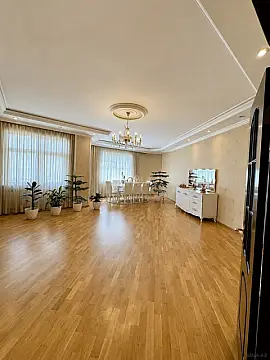 Satılır 4 otaqlı mənzil 180 m² — Bakı 4 otaq 180.00 m²