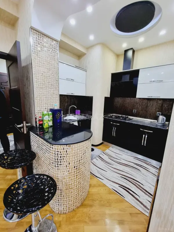 Kirayə verilir 2 otaqlı mənzil 60 m²